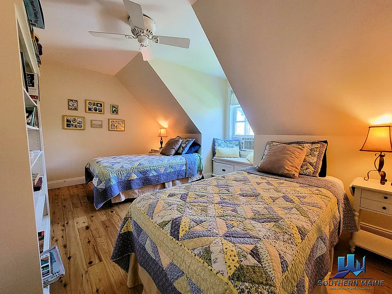 50 Hawthorne Ln — Photo 15