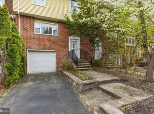 8 Trafalgar Ct, Lawrence Township, NJ 08648