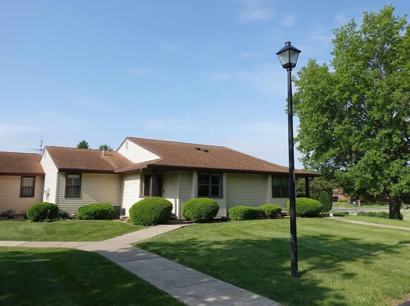 255 S Soangetaha Rd Unit 102, Galesburg, IL 61401