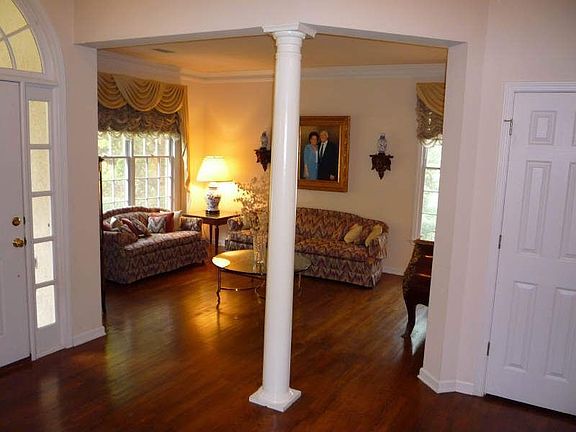 5th image of 760 Club Chase Ct