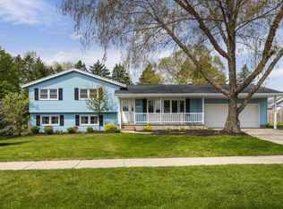 1302 Baitinger Ct, Sun Prairie, WI 53590