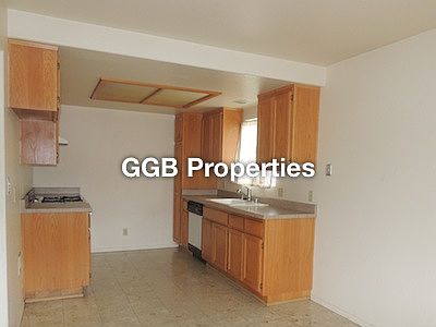 3rd image of 332 Gladys Ave