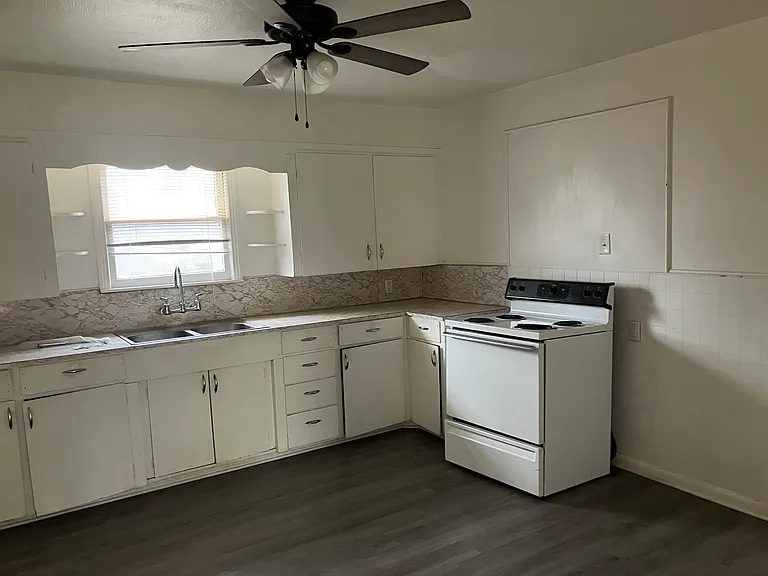 600 E Alexander St — Photo 4