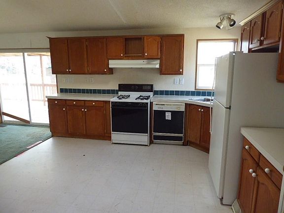 5th image of 3042 S 65th St W