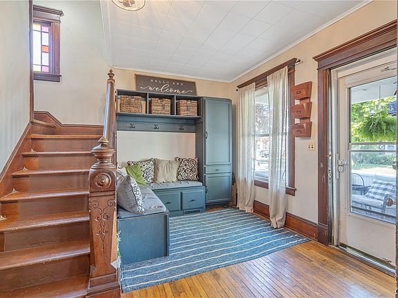 4th image of 32 Morris St