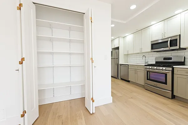 Rented by Compass | media 19