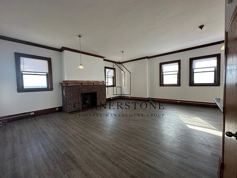 605 1st Ave N — Photo 3