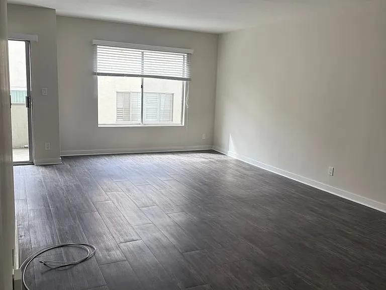 Windsor Place Apartments — Photo 21