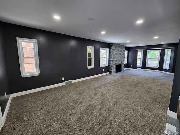 5th image of 17377 Pennington Dr