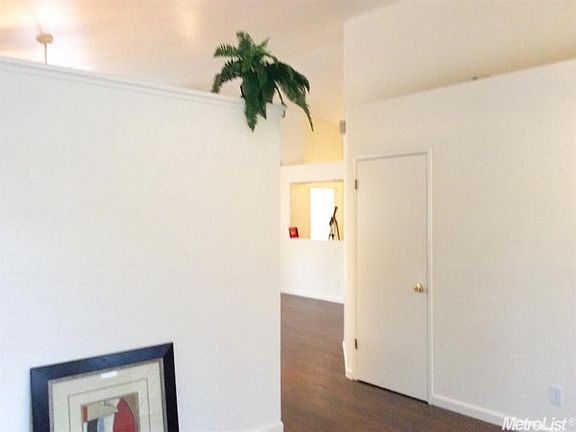 4th image of 2322 Oak Hill St