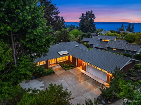 10918 NE Bill Point Court, Bainbridge Island, WA 98110