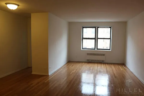 Rented by Hillel Realty Group | media 21