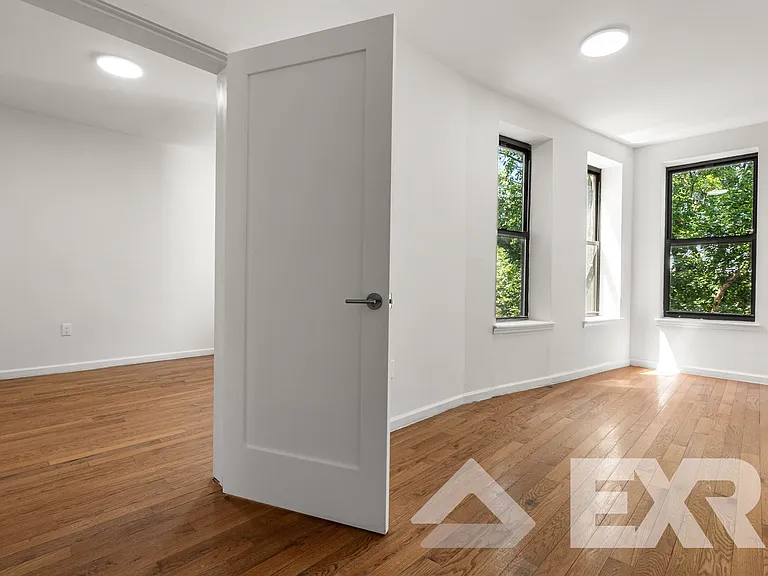 1390 Madison St #2A — Photo 15