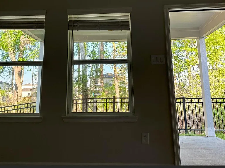 64 Valiant Ridge Trl — Photo 14