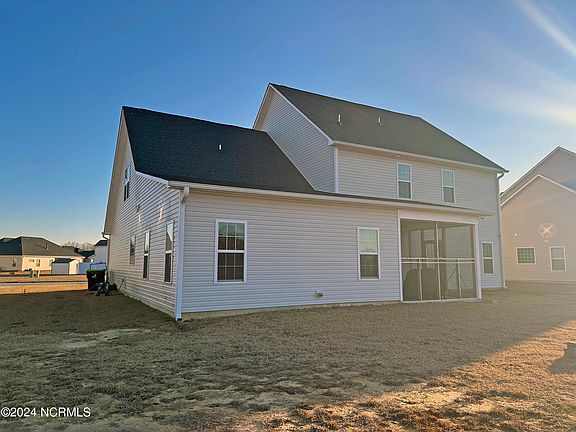 5th image of 442 Sandcastle Street