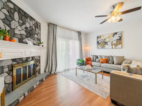 54 Meetinghouse Village #2, Meriden, CT 06450