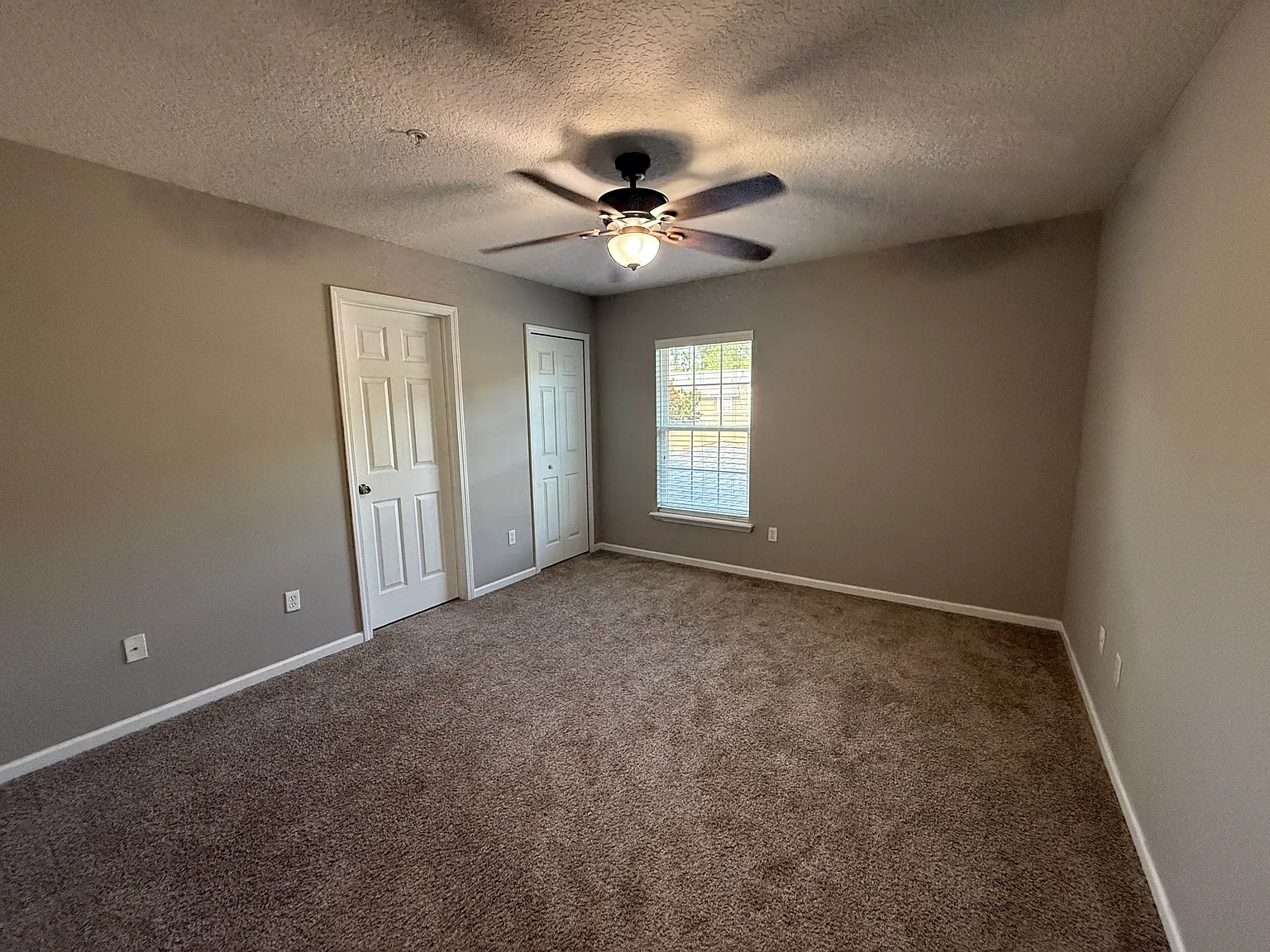 2 bed, $1,895 — Photo 4