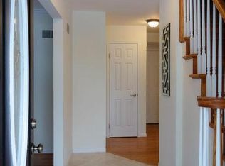 11916 Gainsborough Rd, Rockville, MD 20854