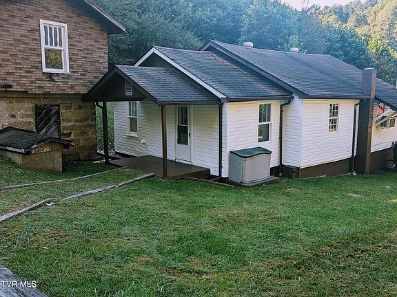 3rd image of 140 Turner Rd