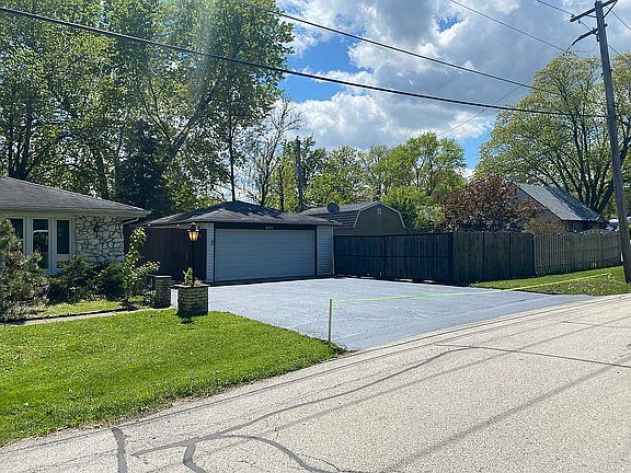 2nd image of 10040 S 82nd Ct