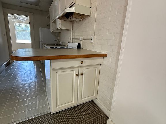 4th image of 305 Rumsey Ave #5