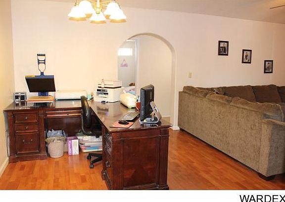 2nd image of 1915 E Leisure Ln