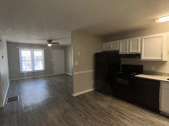 2 bed, 1.5 bath, $1,400 — Photo 4