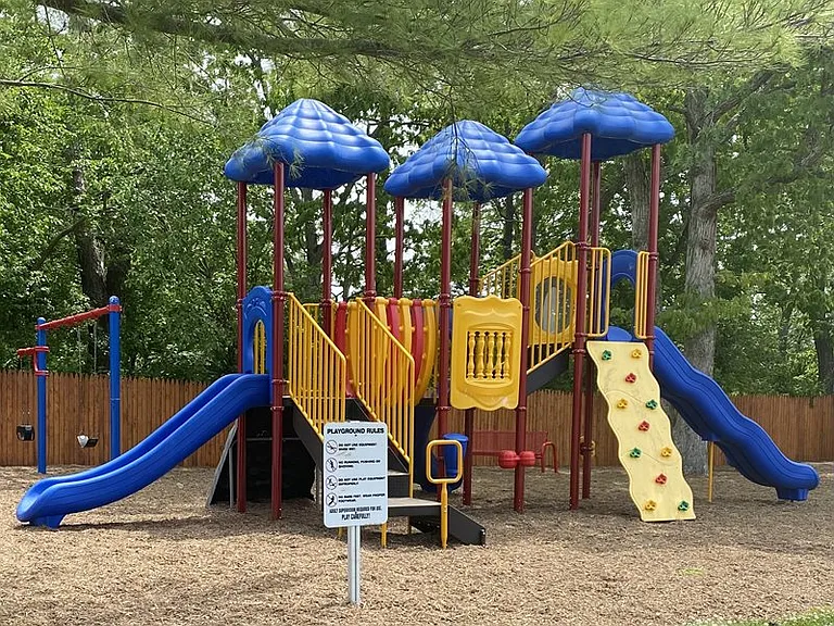 Kentwood Village — Photo 8