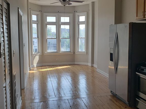 2nd image of 2344 W Fullerton Ave #3