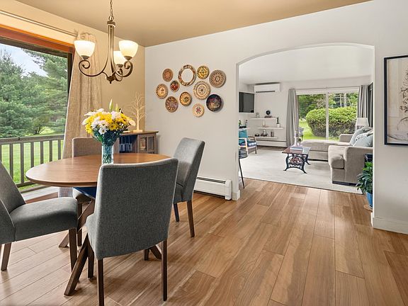 3rd image of 82 Towne Farm Lane #3