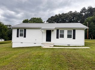 106 Waggoner St, Decherd, TN 37324