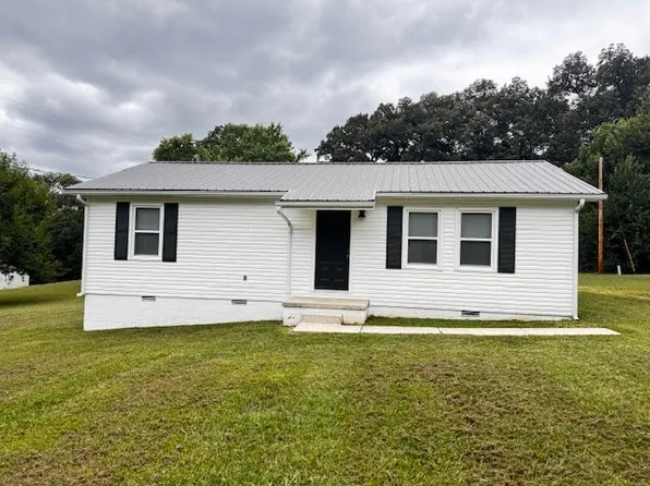 106 Waggoner St, Decherd, TN 37324