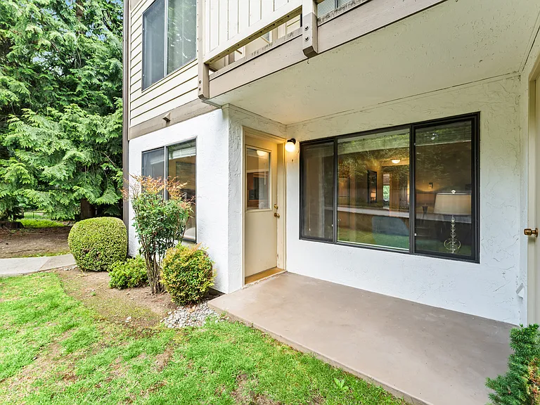 222 NE Dogwood St #C104 — Photo 8