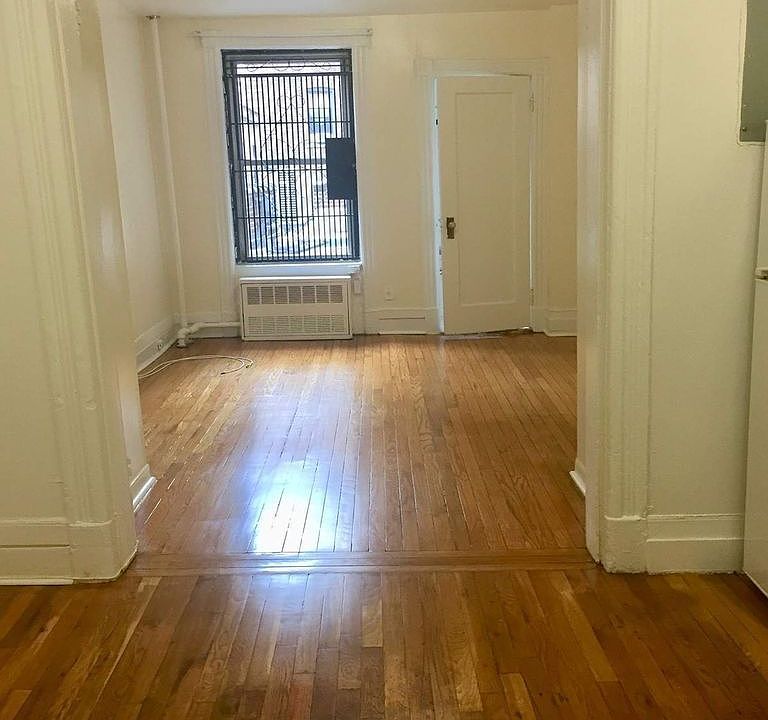 1st image of 2270 Broadway APT 1B
