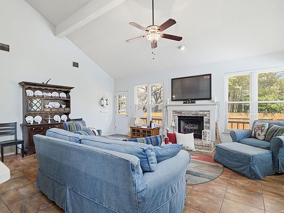 4th image of 1115 Baybrook