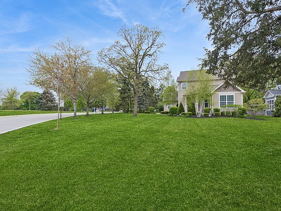 4th image of 664 Country Club Rd