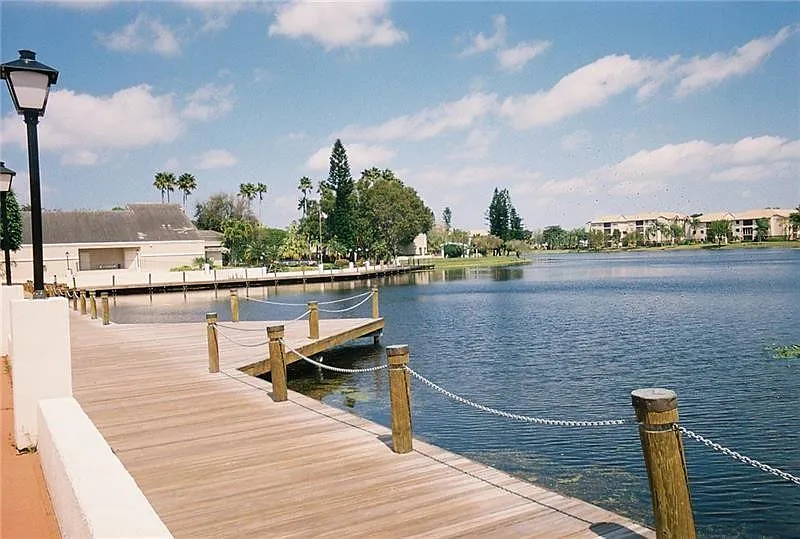 2 bed, 2.0 bath, 970 sqft, $1,800 — Photo 1
