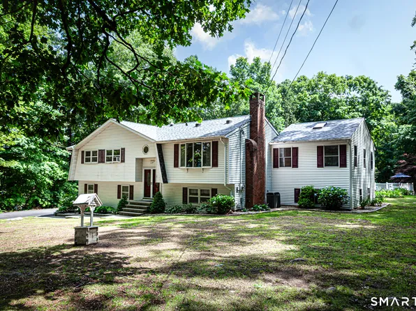 8 Old Towantic Hill Road, Oxford, CT 06478