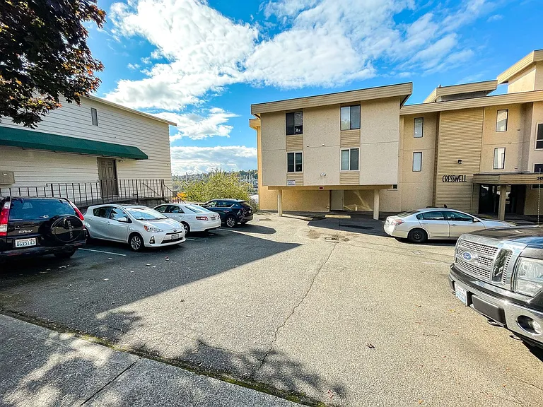 Cresswell Apartments — Photo 20