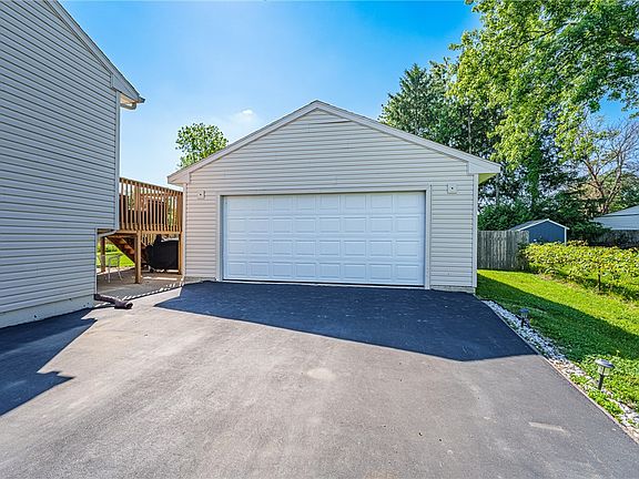 4th image of 963 Weinland St
