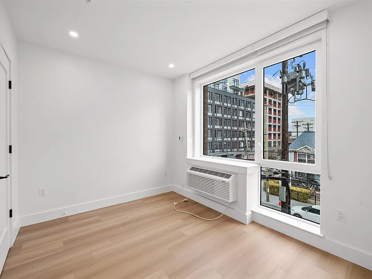 337 Johnston Ave #307 — Photo 8