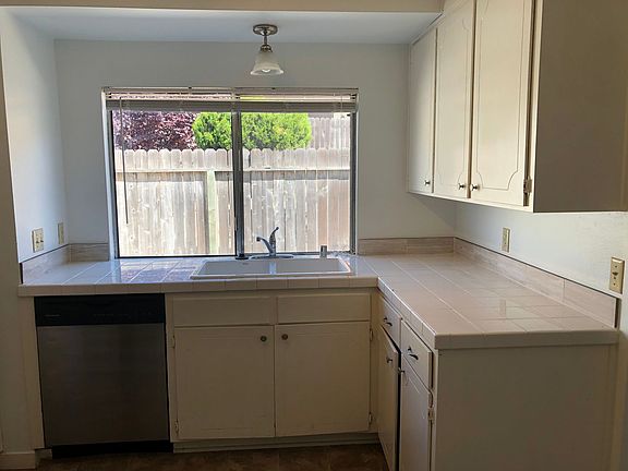 5th image of 5400-5410 Olmeda Ave #5410B