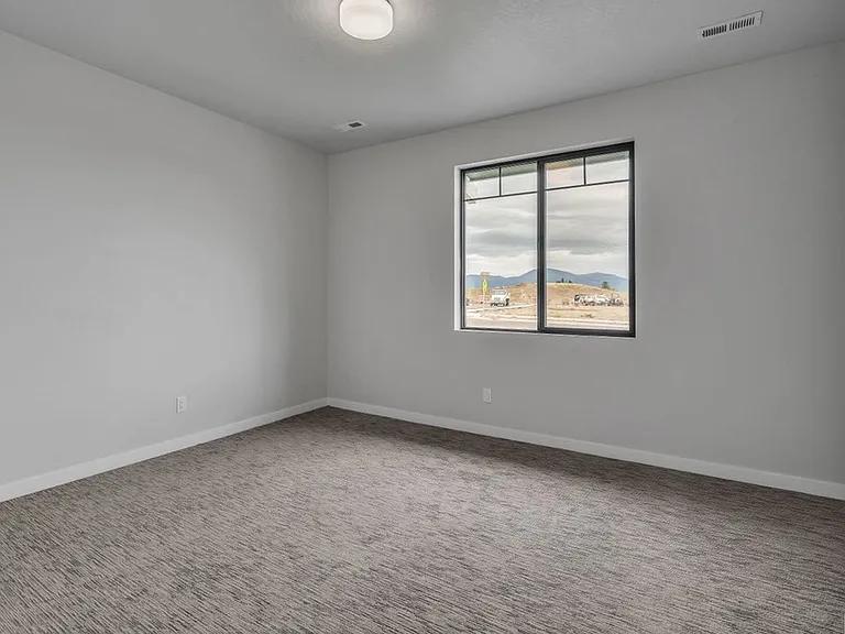 2919 N Phoenix Ln — Photo 18