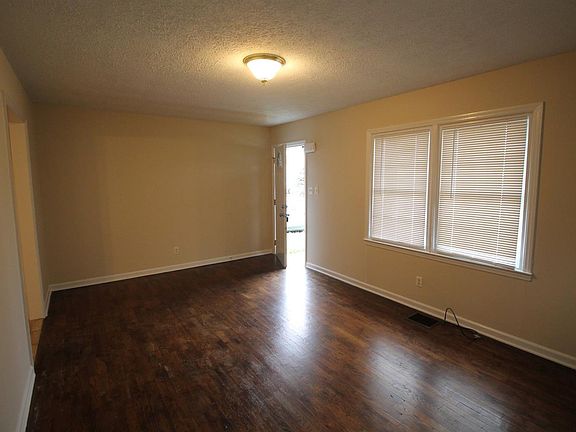 4th image of 710 N 2nd St