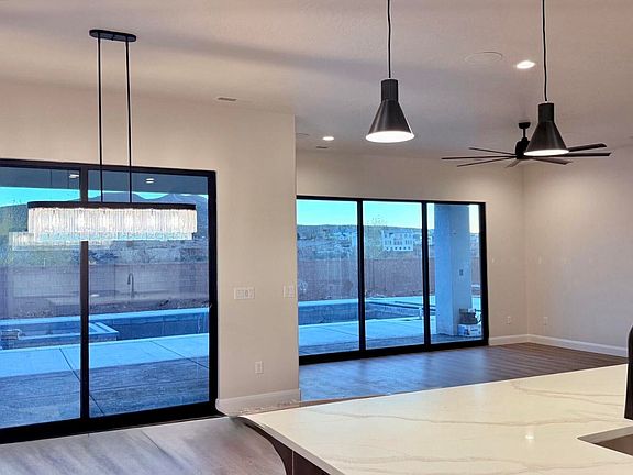 3rd image of 2932 E Smith Creek Dr