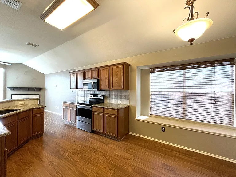 6000 White Pine Dr — Photo 11