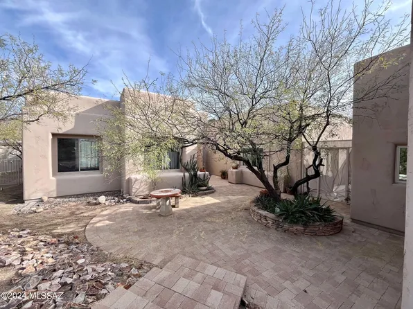 15720 N Pharlap Rd, Tucson, AZ 85739