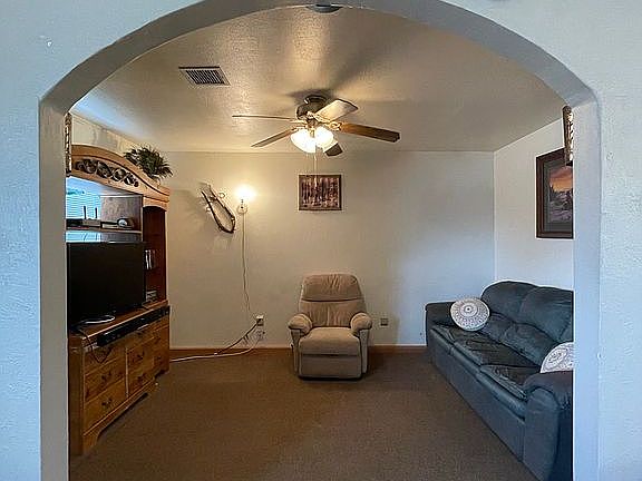 5th image of 3804 Windsor Dr