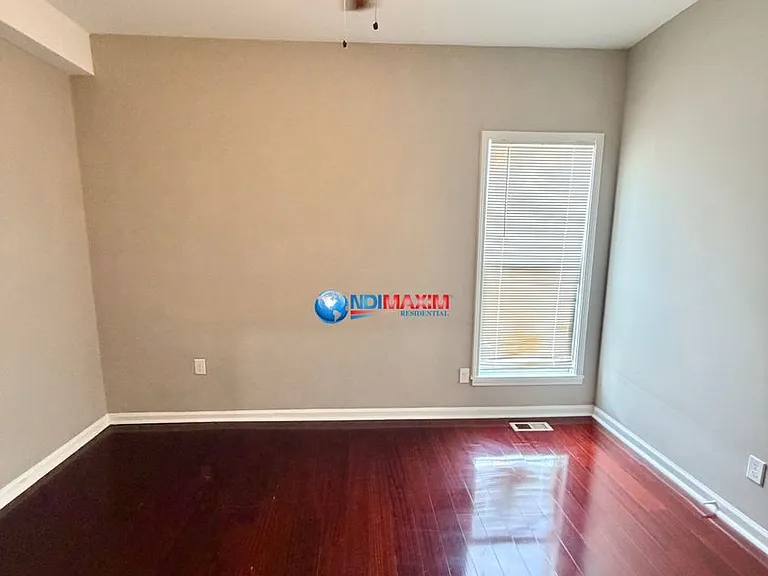 145 N Main St — Photo 7