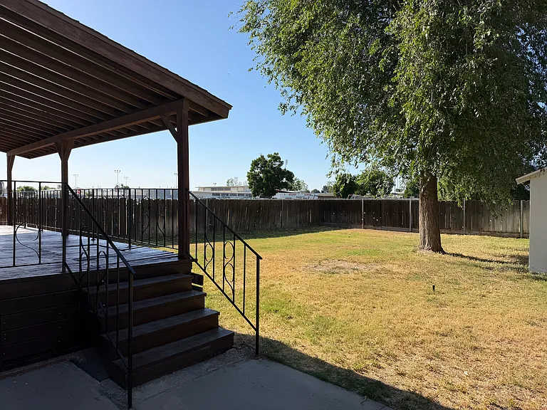 400 E Grangeville Blvd — Photo 21